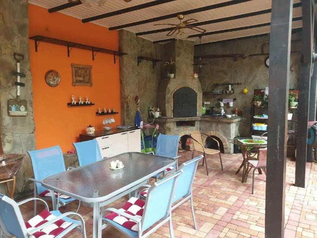 Анапа: Гостевой Дом "У Ирины"
