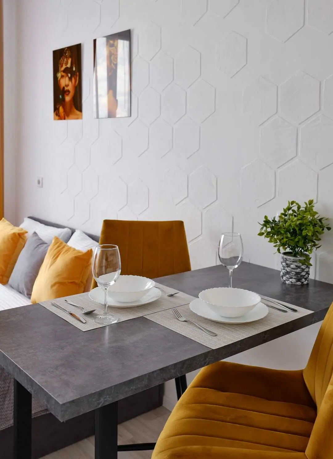 Екатеринбург: Апартаменты RentPlaza Крестинского 35