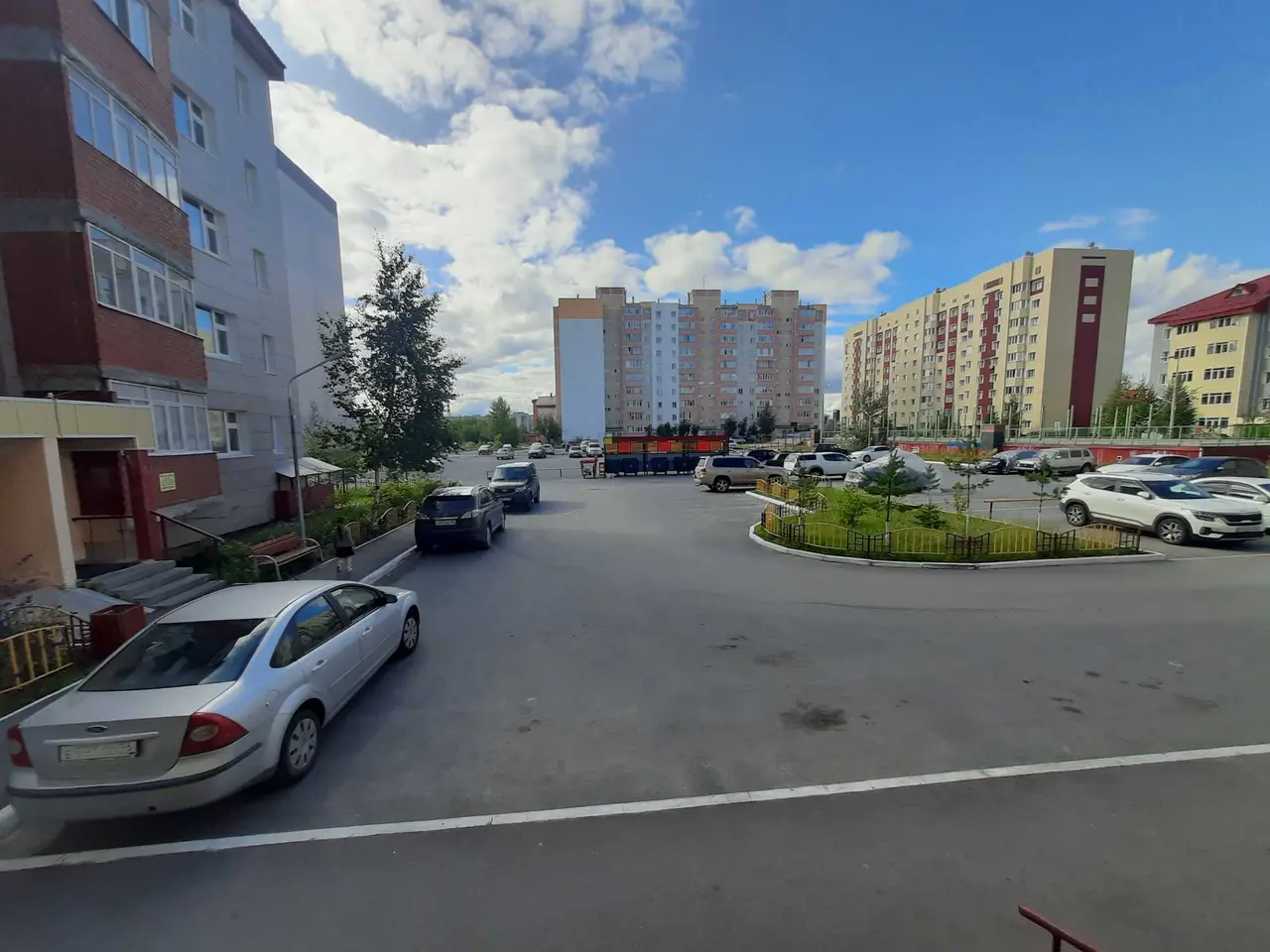 Сургут: Квартира на улице Генерала Иванова 7