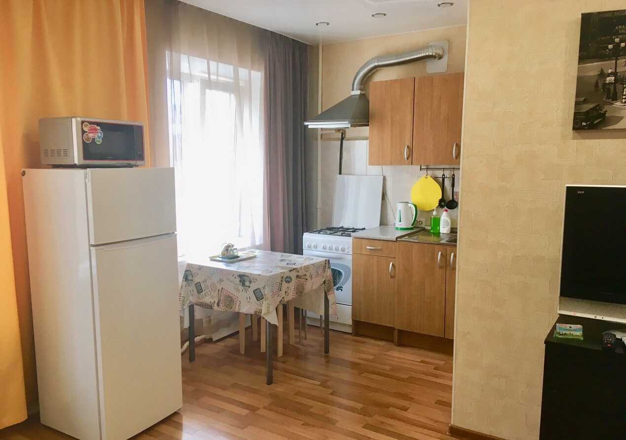 Екатеринбург: Ленина 10 однокомнатная