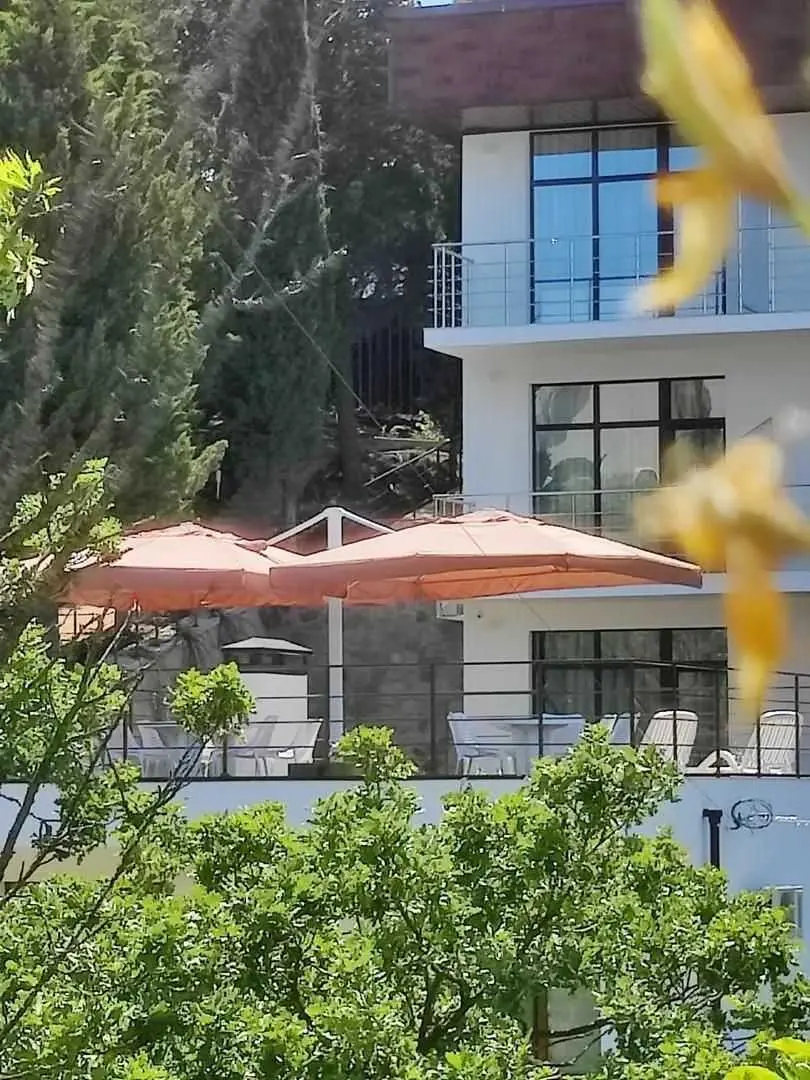 Алушта: Персона