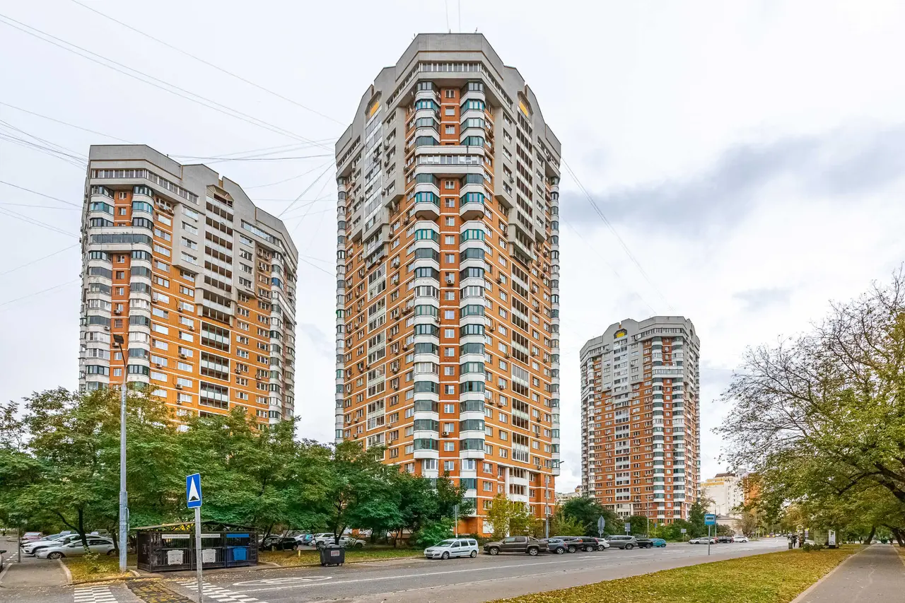 Москва: Smart Host у м. Римская