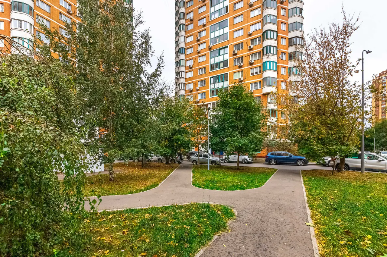 Москва: Smart Host у м. Римская