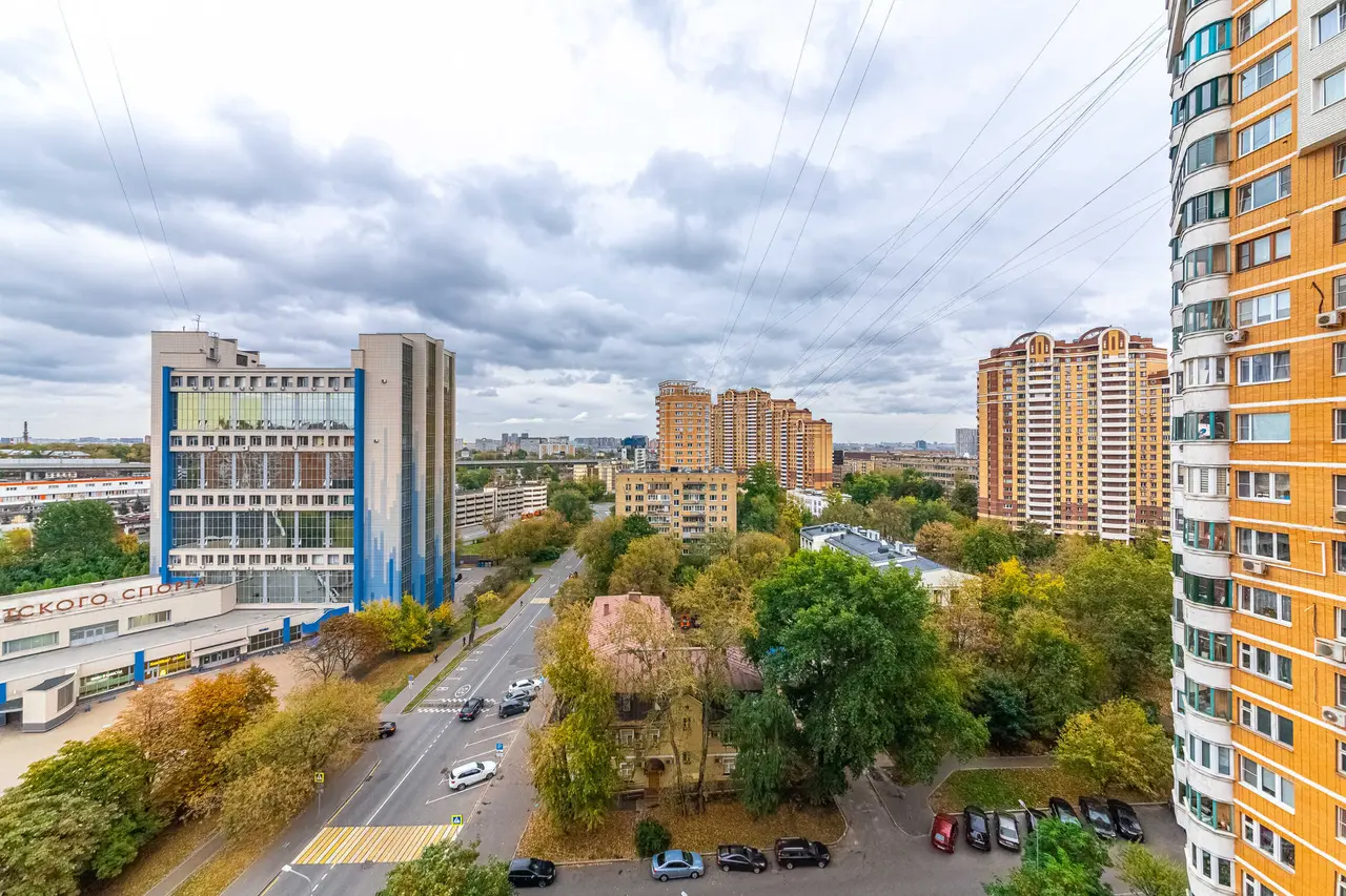 Москва: Smart Host у м. Римская