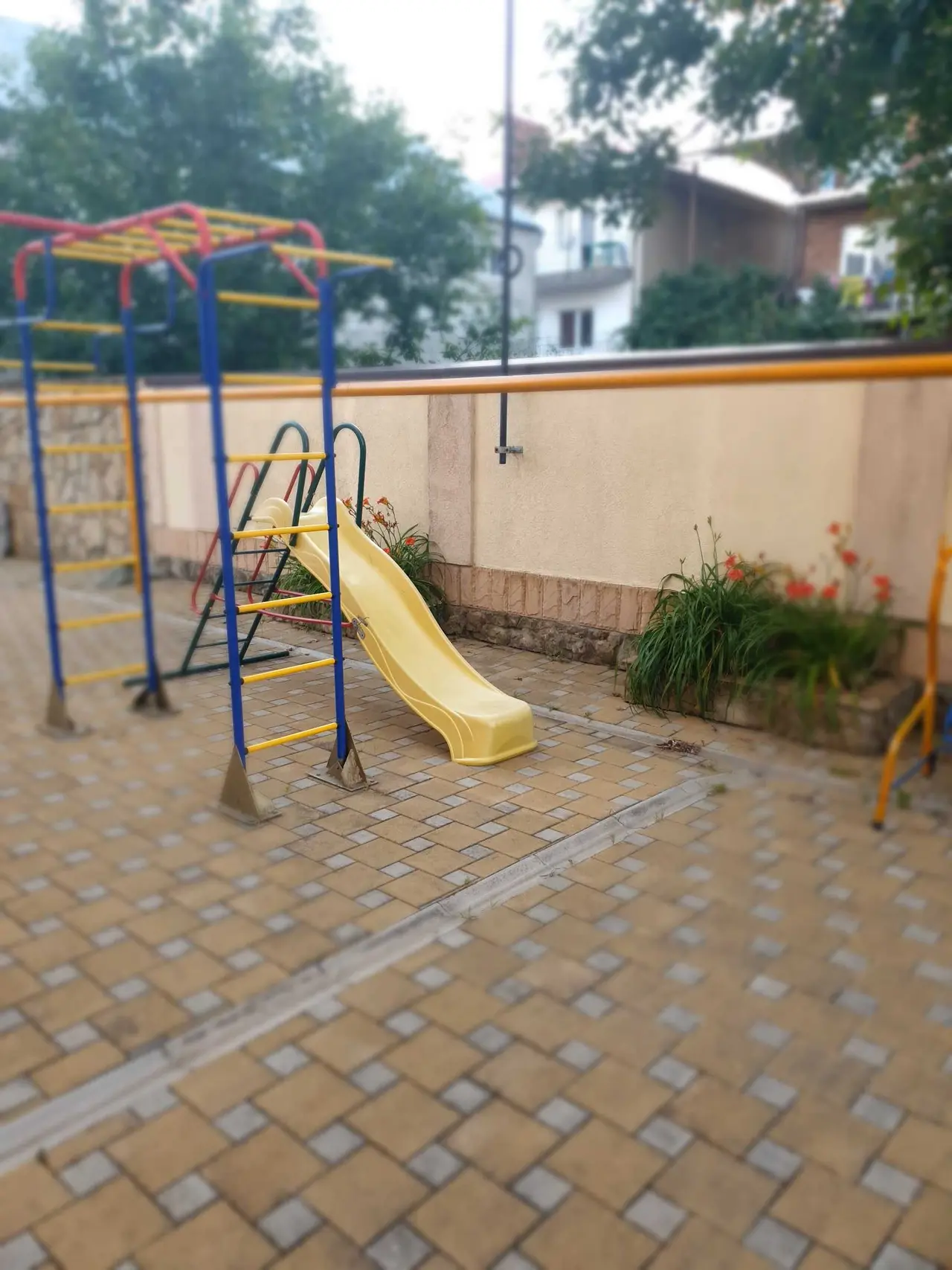 Витязево: Гостевой дом "Уютный" в Витязево