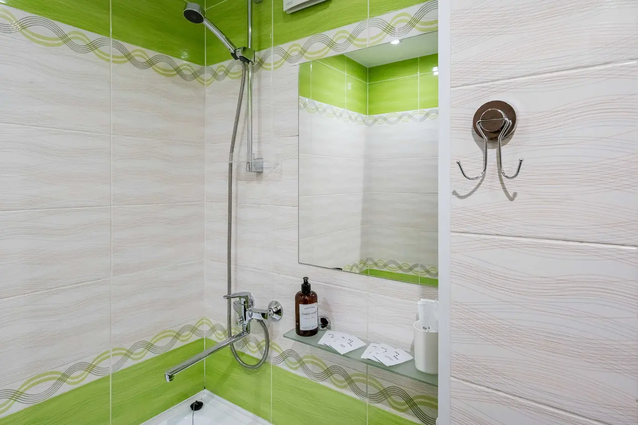 Санкт-Петербург: Veter Emerald  рядом с рекой и парком