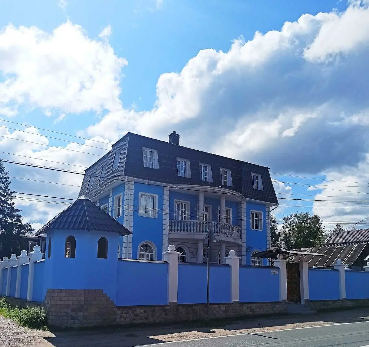 Песочный: House in Dibun