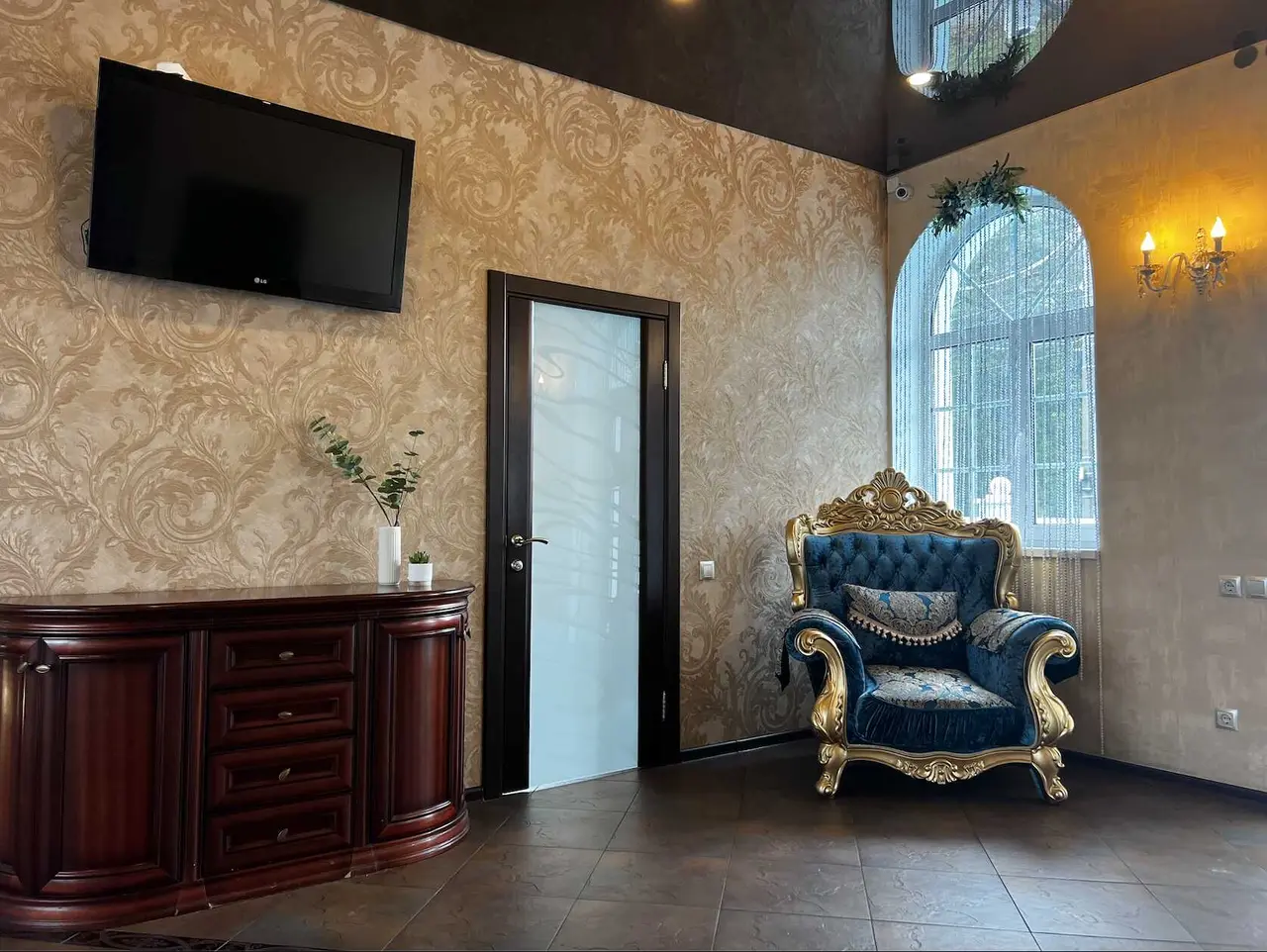 Песочный: House in Dibun