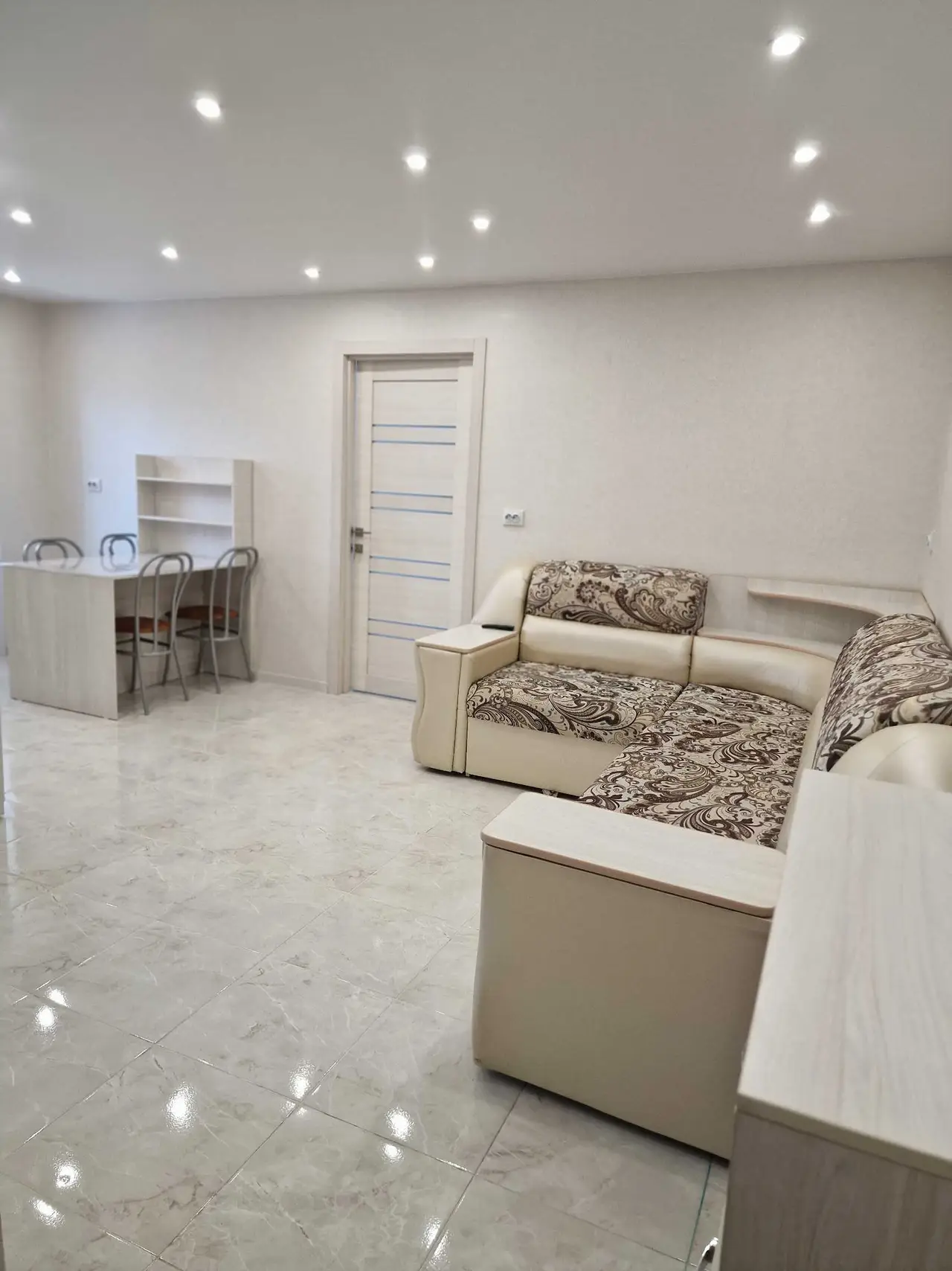 carousel image 4