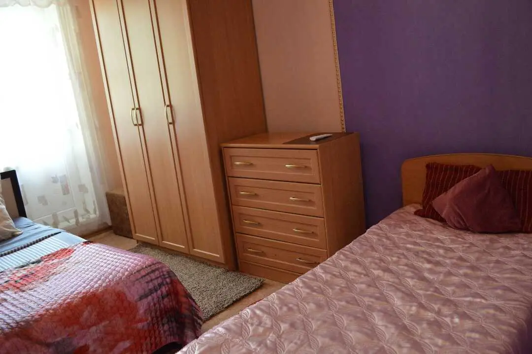 Оренбург: Двушка в центре на 6 чел, парк с фонтанами во дворе дома