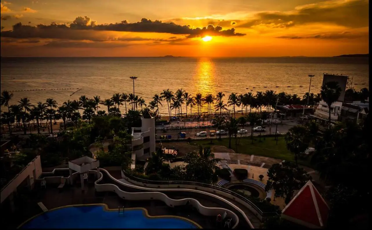 Паттайя: Jomtien Plaza Condotel