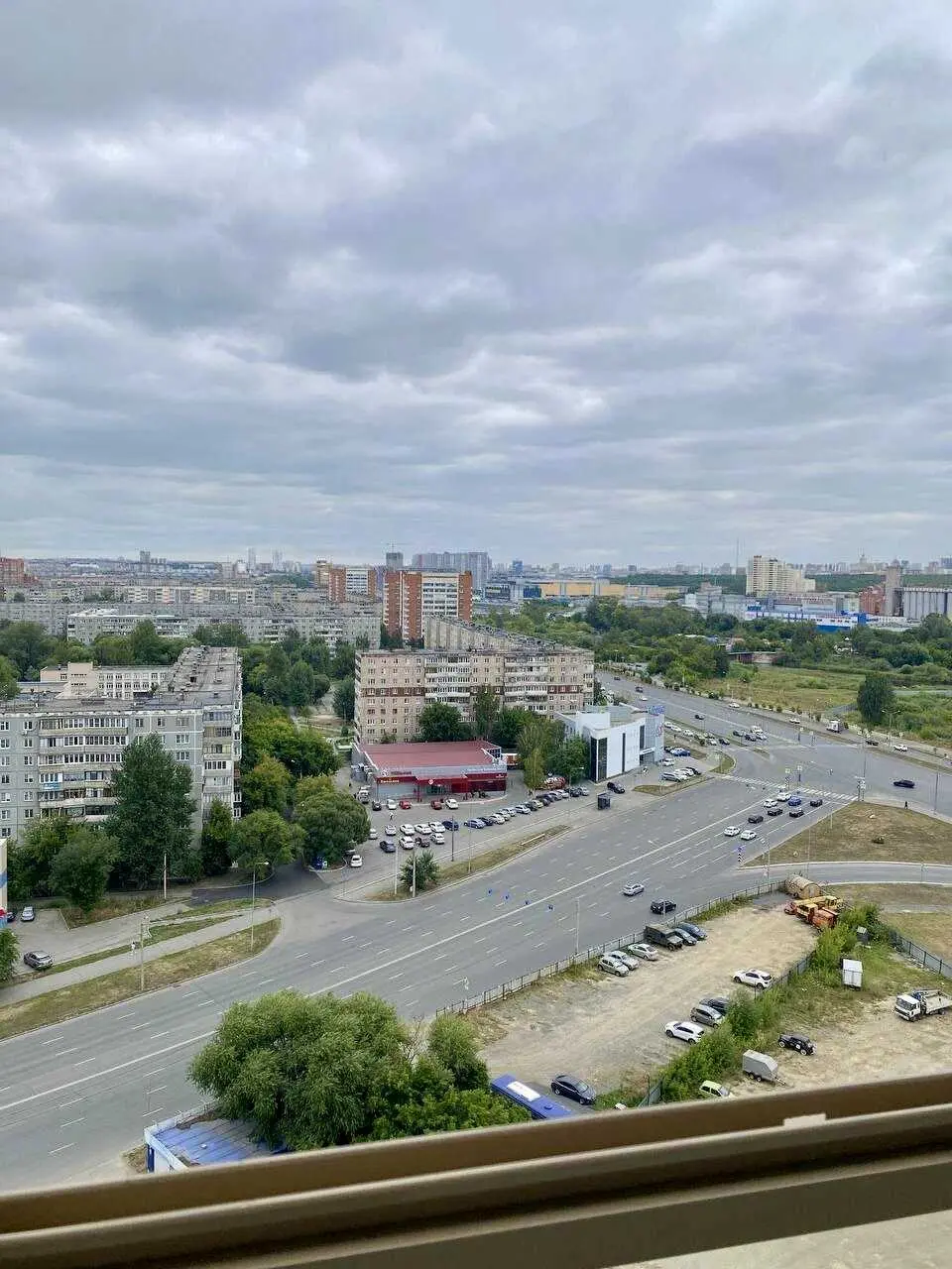 Челябинск: Студия с видом на парк Гагарина и реку Миасс