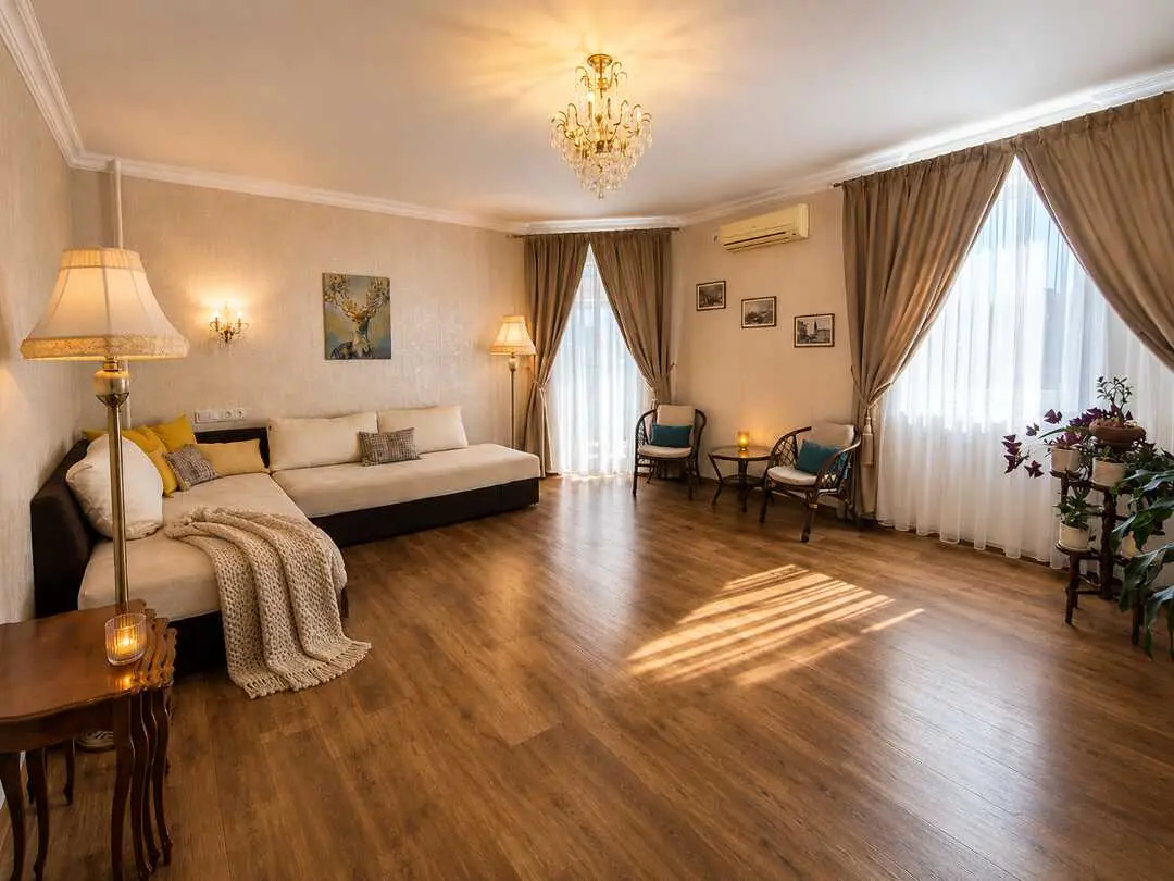 Севастополь: Просторная квартира 80 м² у набережной в центре Севастополя