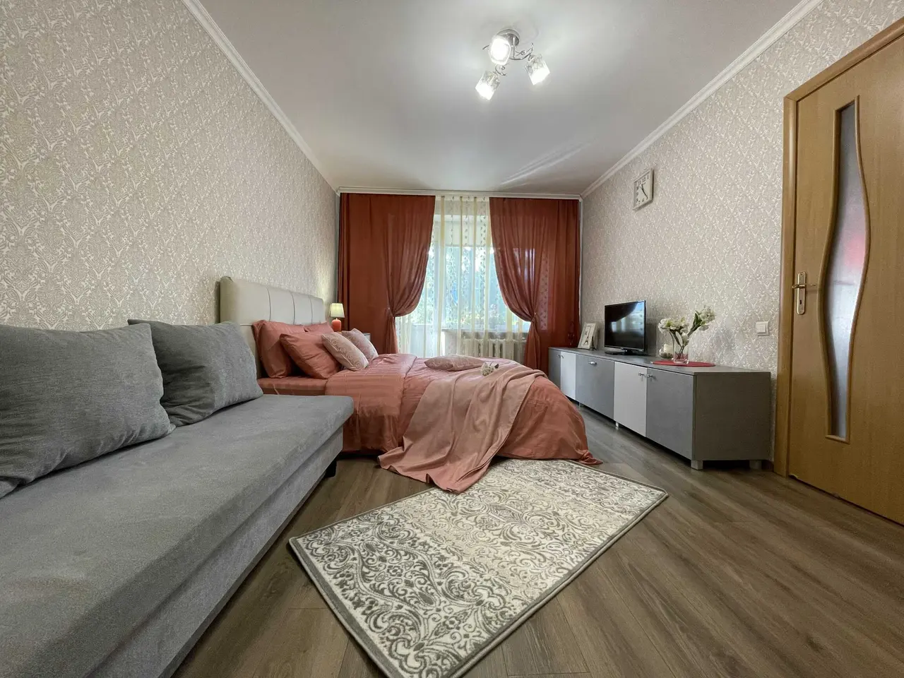 Калининград: Апартаменты на Мира 88А