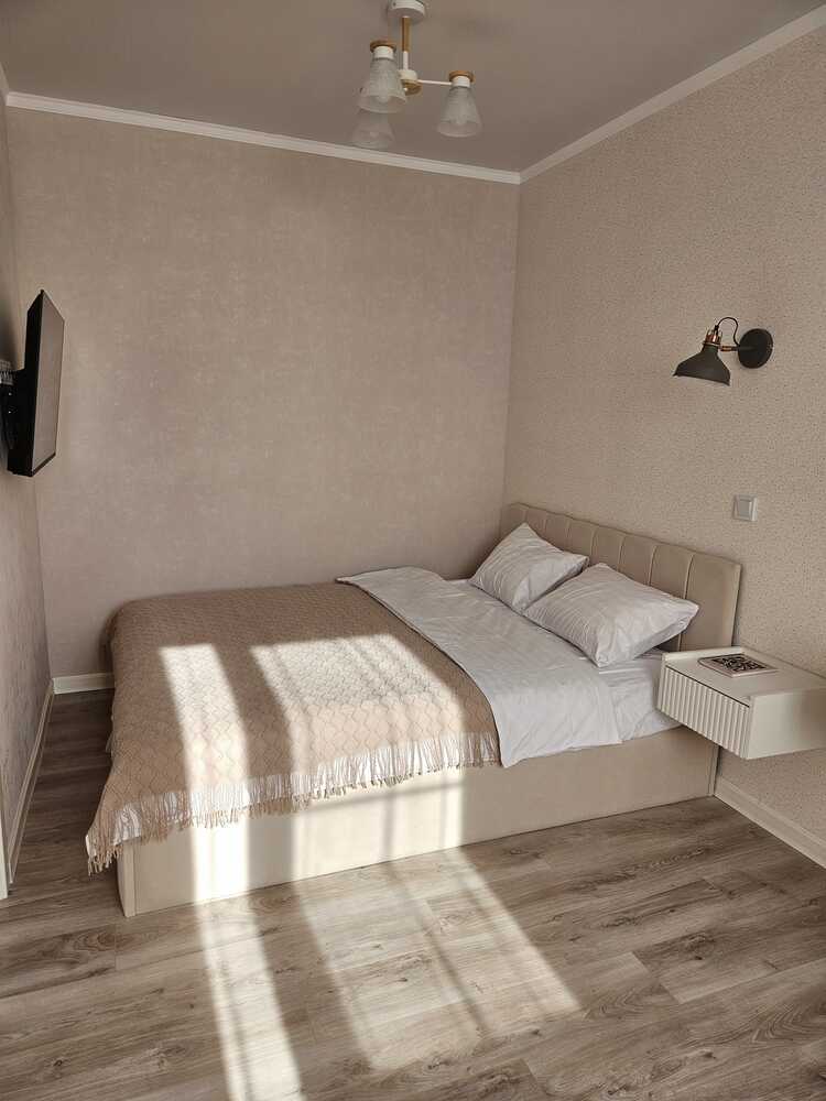 Апартаменты "Le confort HOME" на Евгении Жигуленко — фото 1