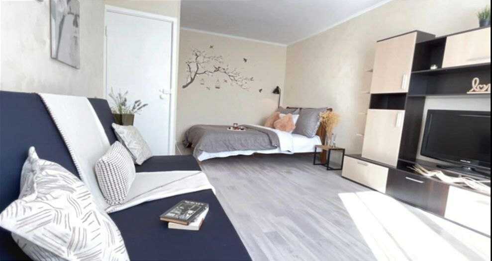 Москва: Комфорт Апартаменты Lora Home на Пражской
