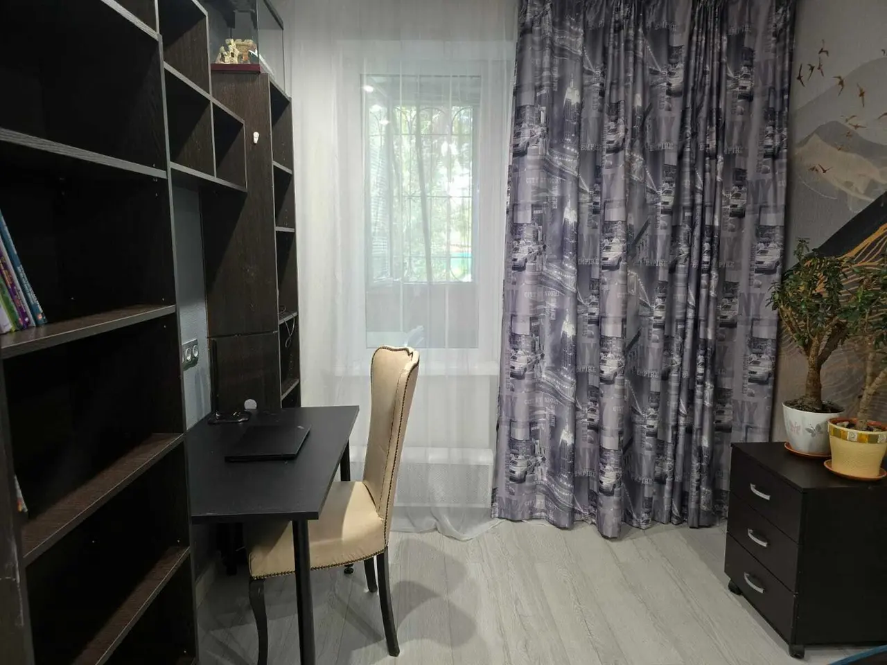 Москва: DeluxApart "Строгино" трёхкомнатная квартира в спальном районе