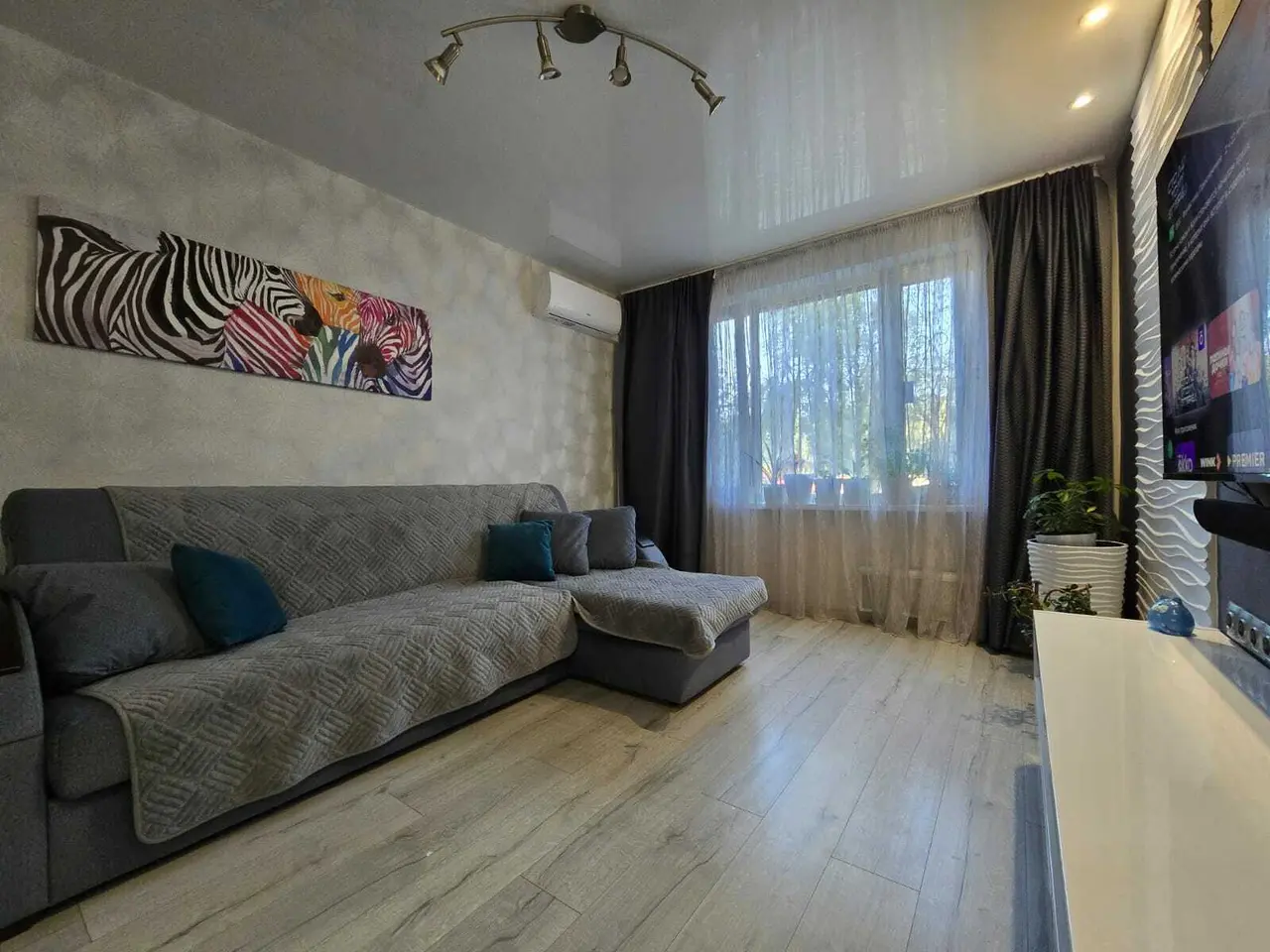 Москва: DeluxApart "Строгино" трёхкомнатная квартира в спальном районе