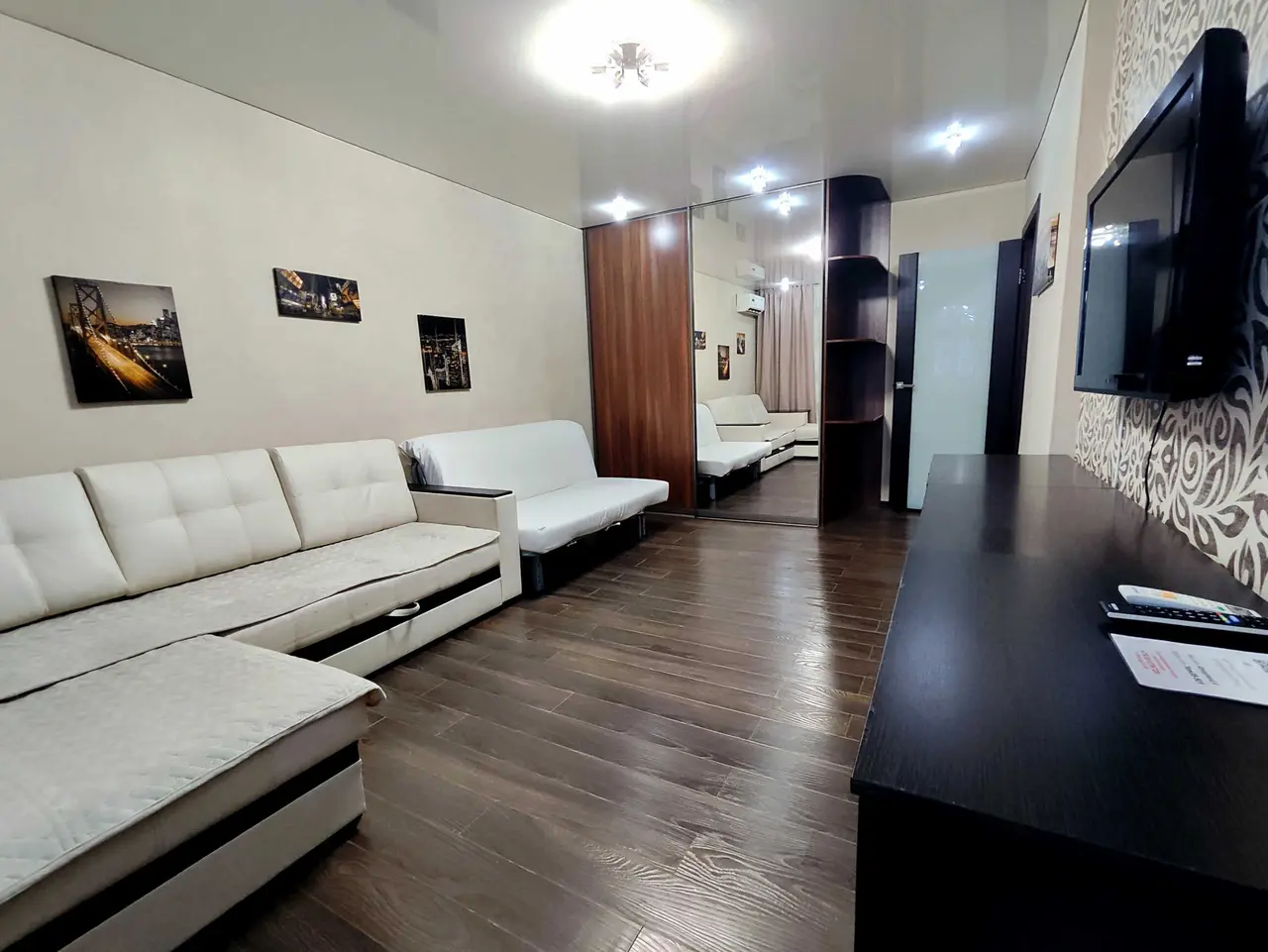 Казань: Светлая квартира рядом с ТЦ Park House на Ямашева 35