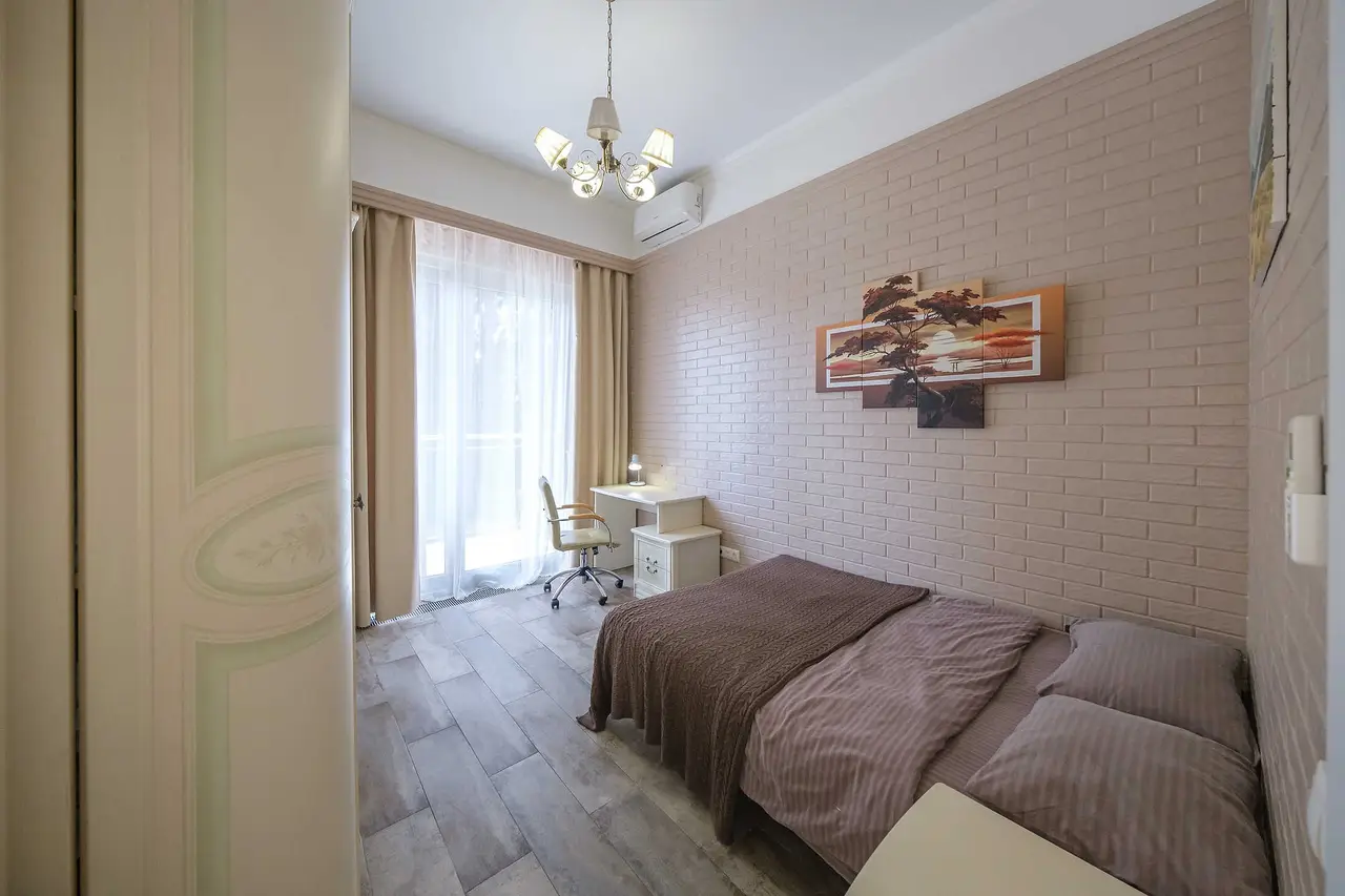 Сочи: 4ккв,первая линия, центр. 3 спальни, 130м (ЖК Марина Парк) 020