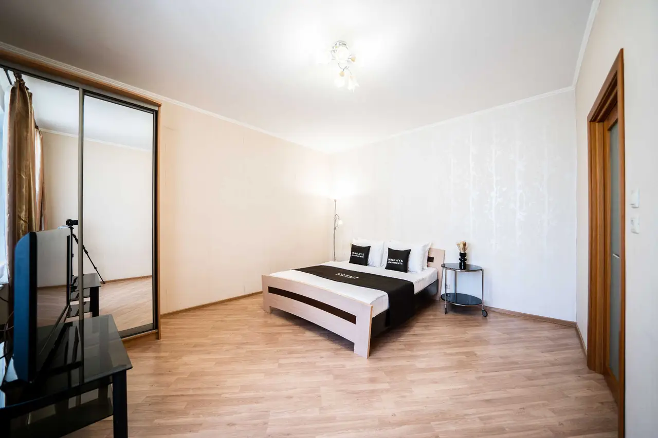 Санкт-Петербург: Inndays Apartments Кораблестроителей 34