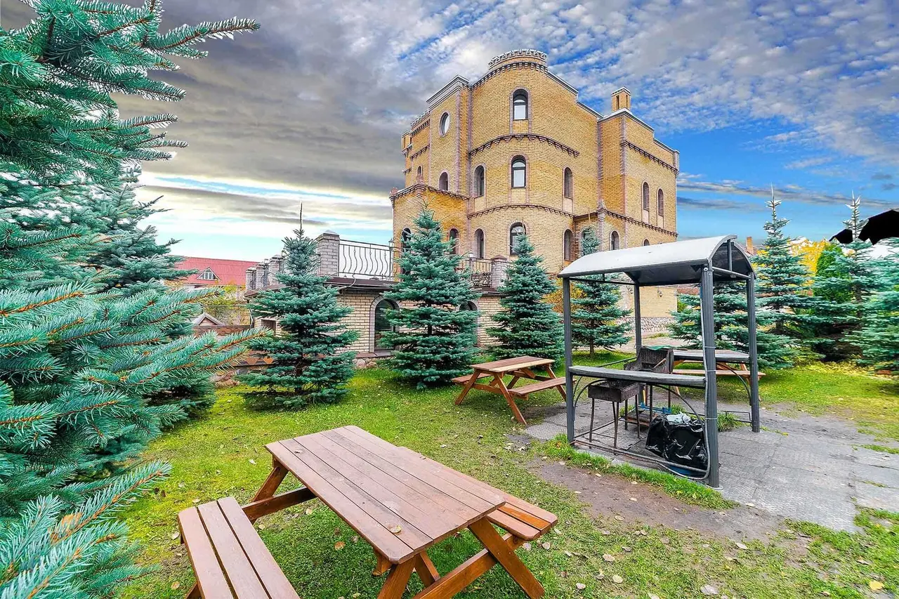 Ломоносов: Villa Zamok