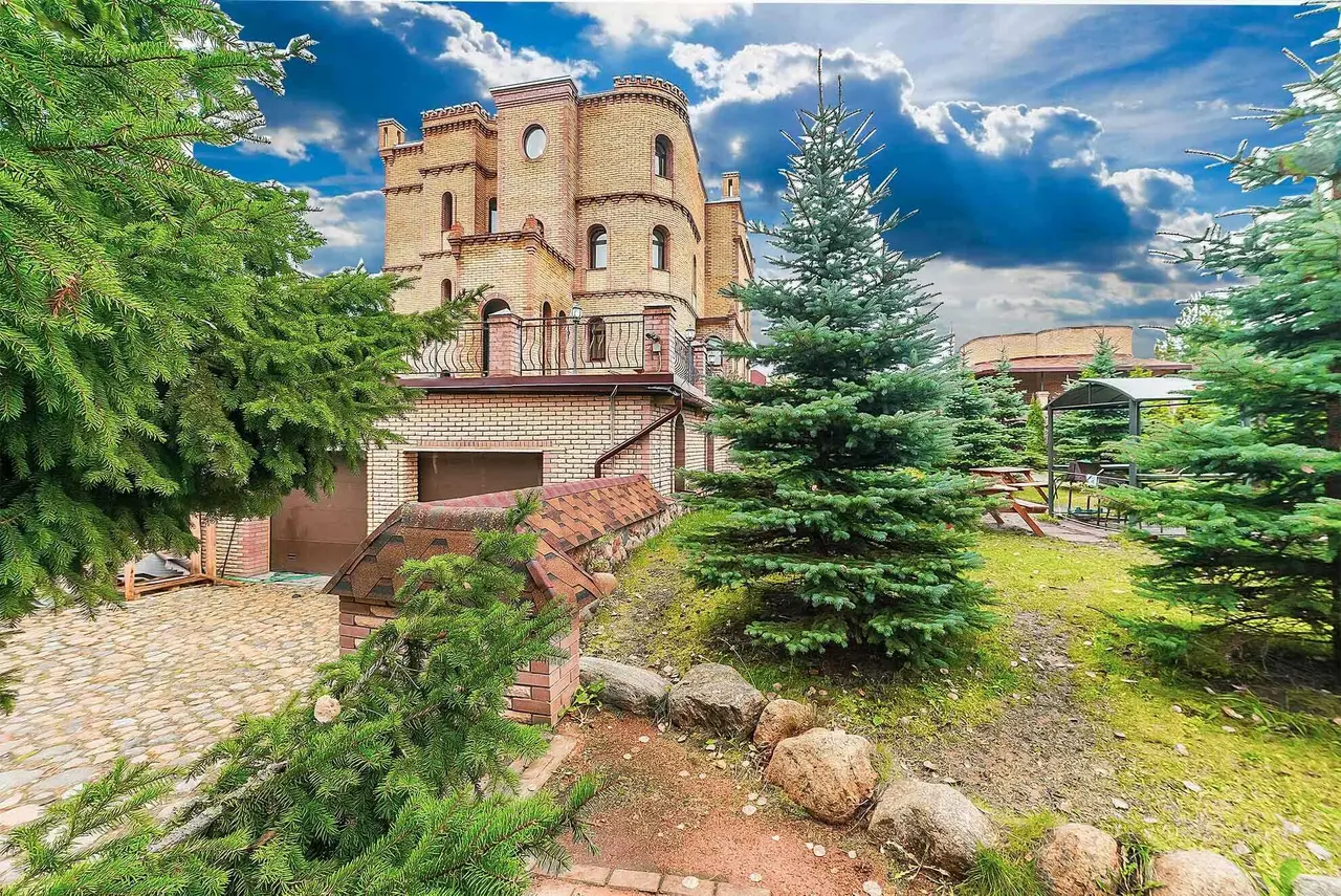 Ломоносов: Villa Zamok