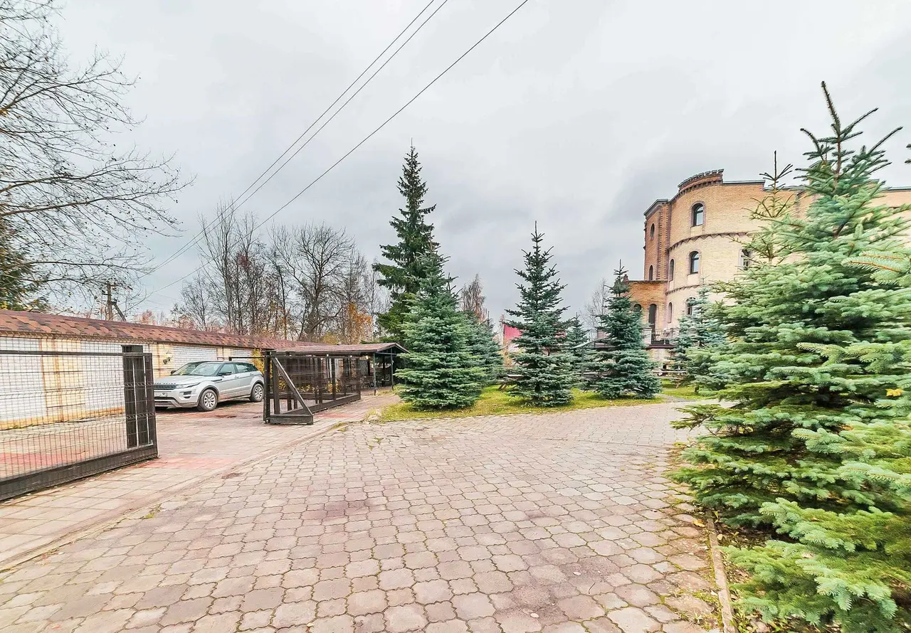 Ломоносов: Villa Zamok