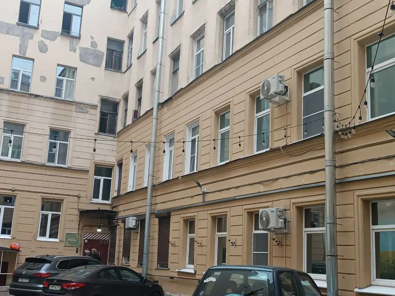 Санкт-Петербург: Меблированные комнаты на Коломенской 25