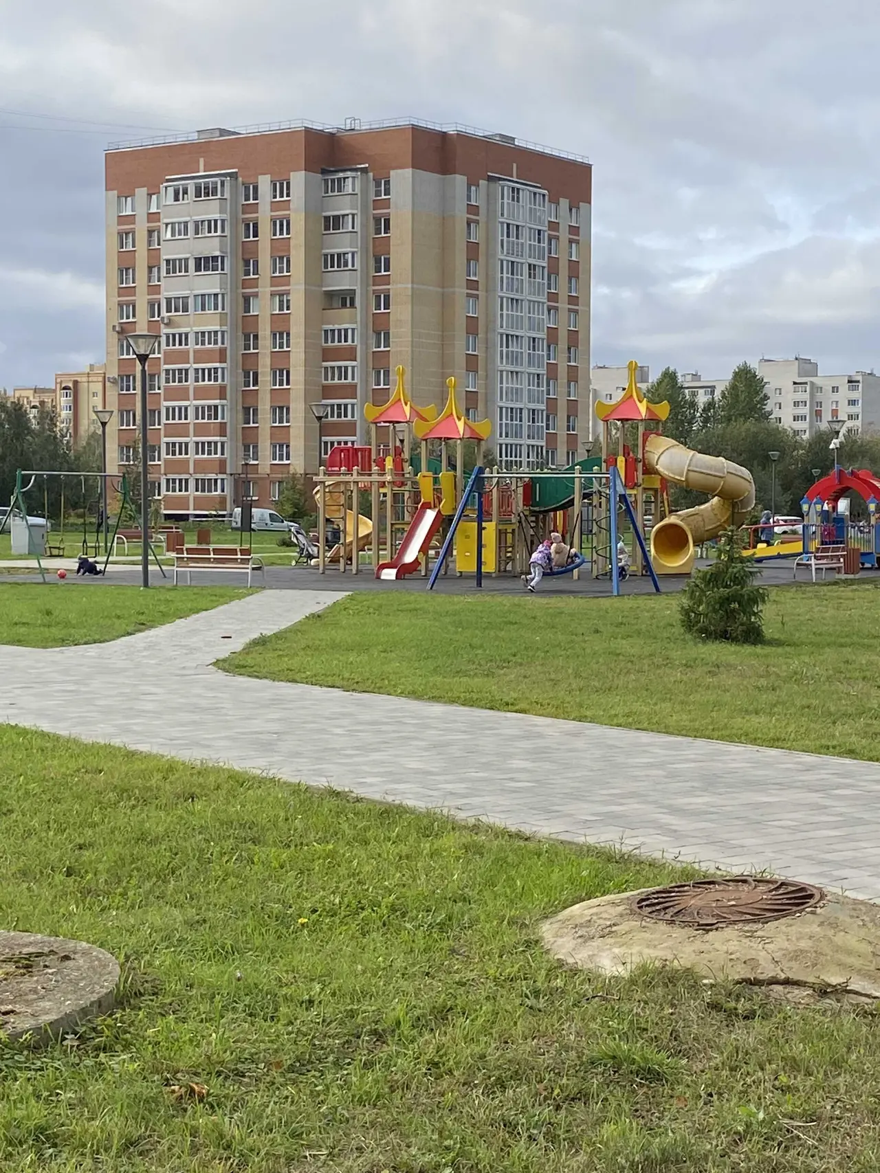 Великий Новгород: Апартаменты на Космонавтов, 36