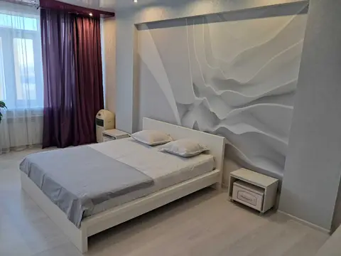 Просторная квартира с джакузи на Гущина 150/3 — фото 1