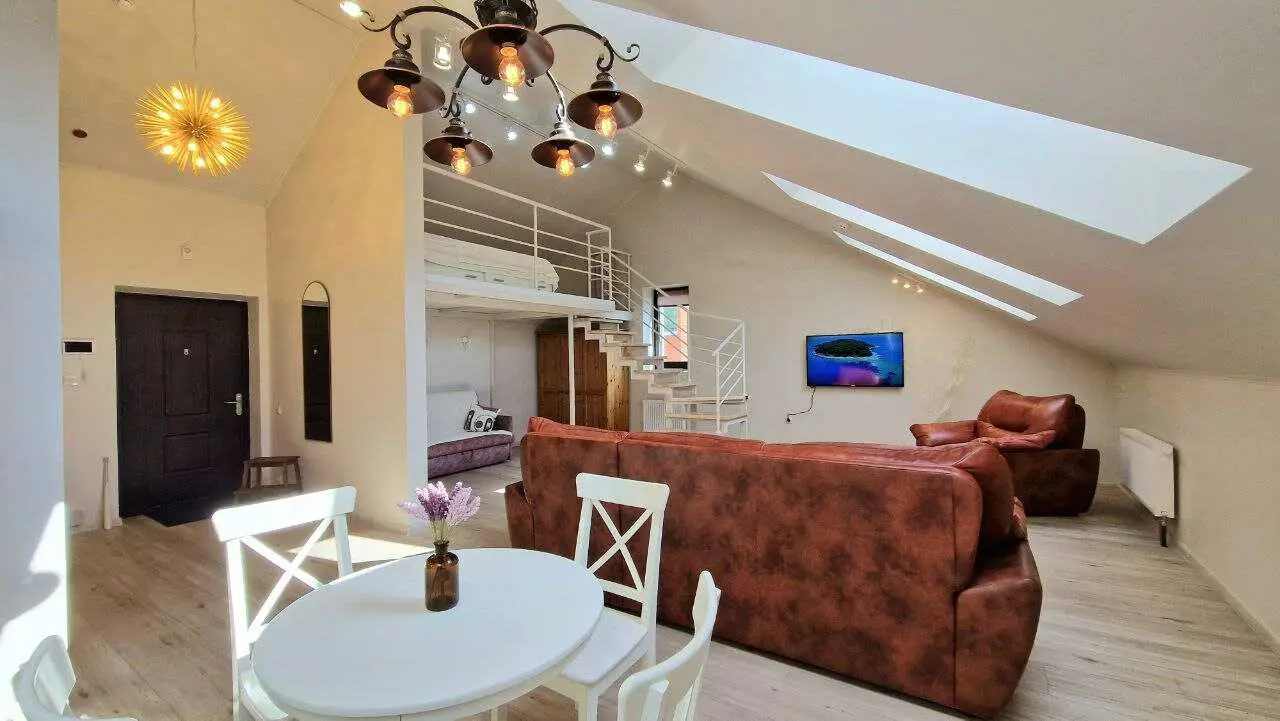 Просторная двухуровневая студия у подножия Казанского Кремля - от Urban Apartments — фото 1