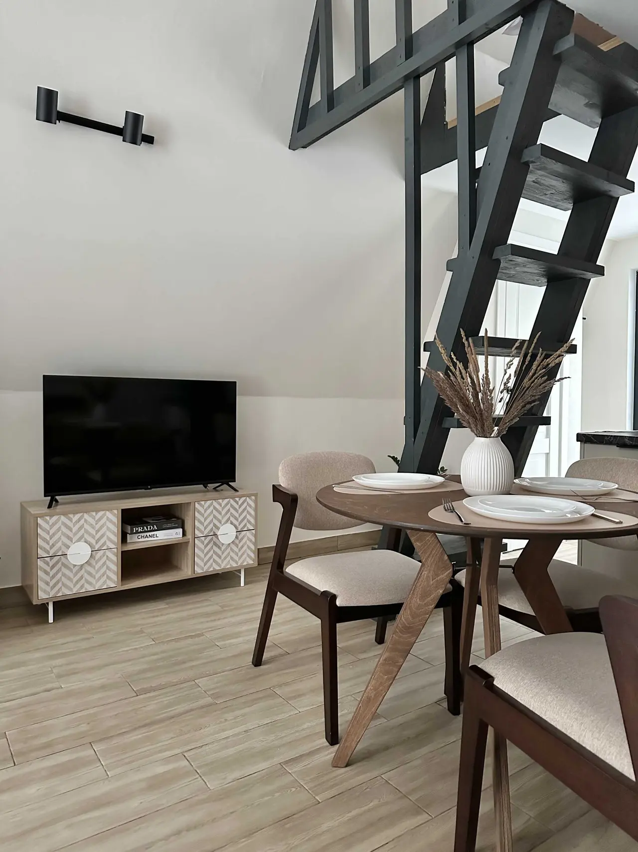 посёлок Анашкино: База отдыха URoom Афрейм 3