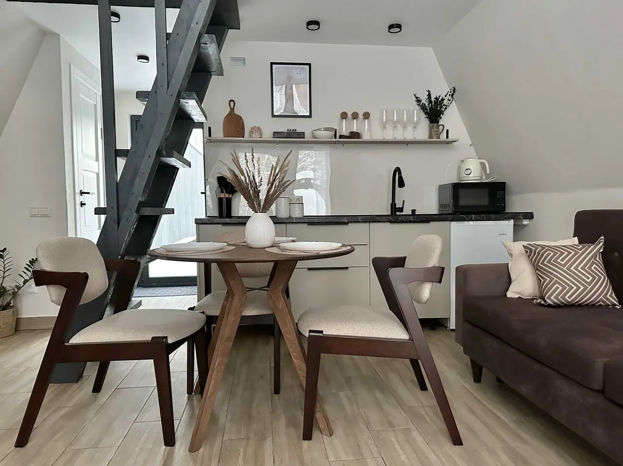 посёлок Анашкино: База отдыха URoom Афрейм 3