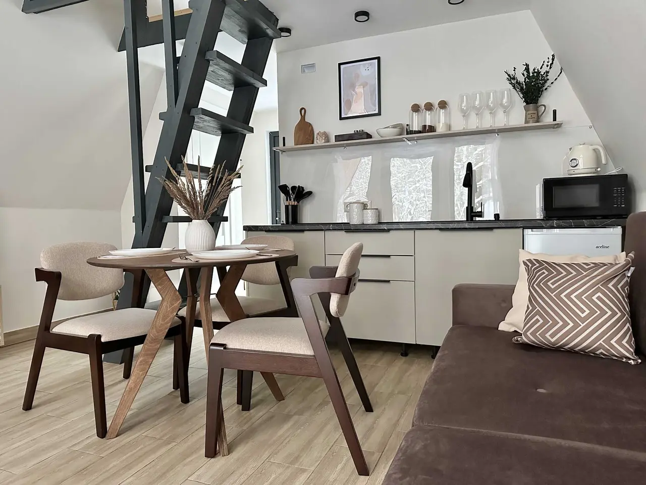 посёлок Анашкино: База отдыха URoom Афрейм 3