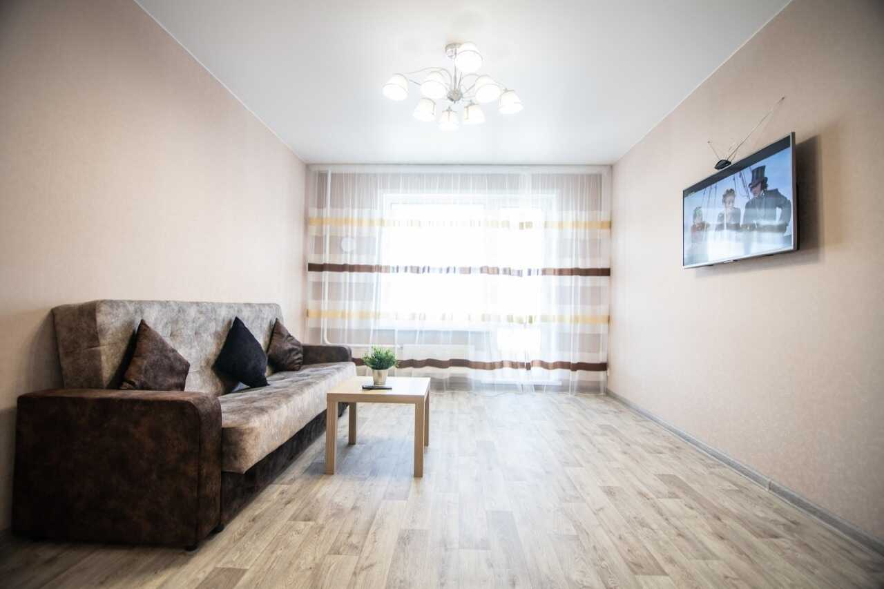Барнаул: Апартаменты на Молодёжной 136 №2