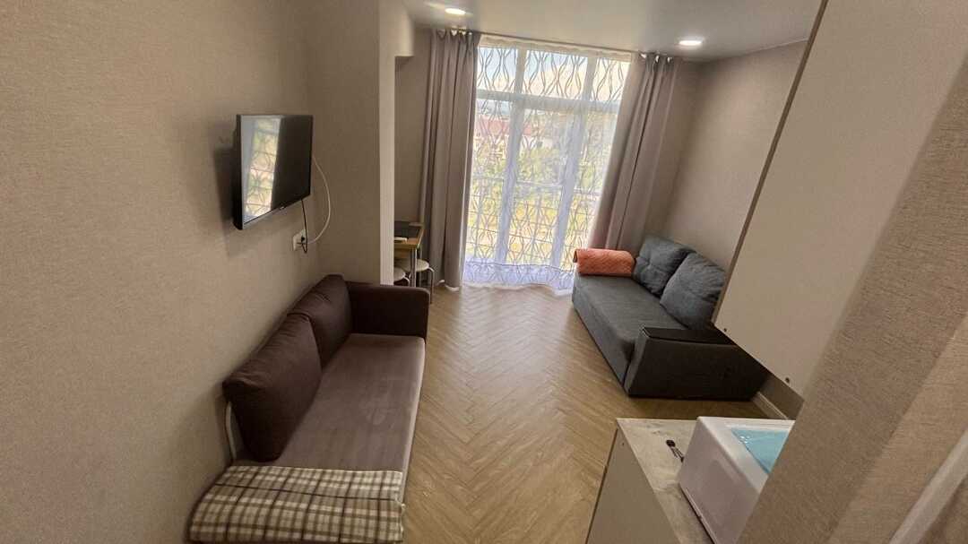 Сочи: Апартаменты с балконом и шикарным видом на парк