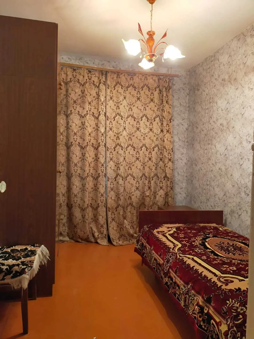 Новомосковск: Квартира с 6 кроватями