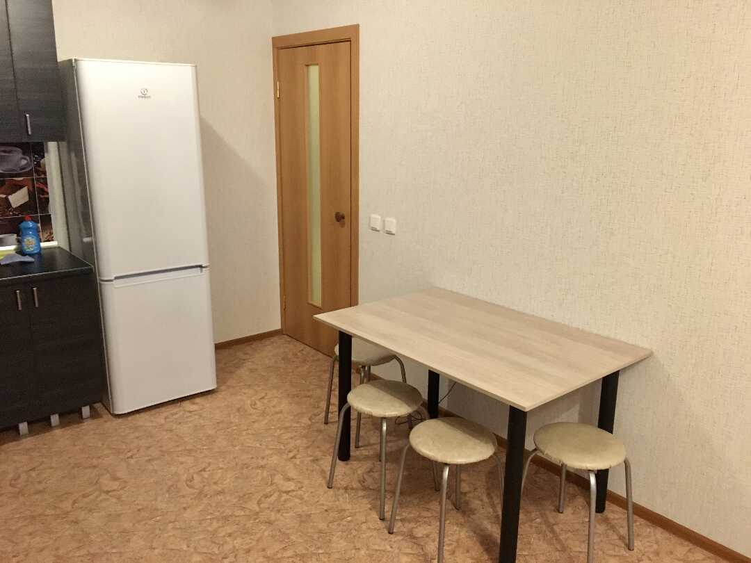 Пермь: Пpосторная двухкомнатная квартиpа в новом доме