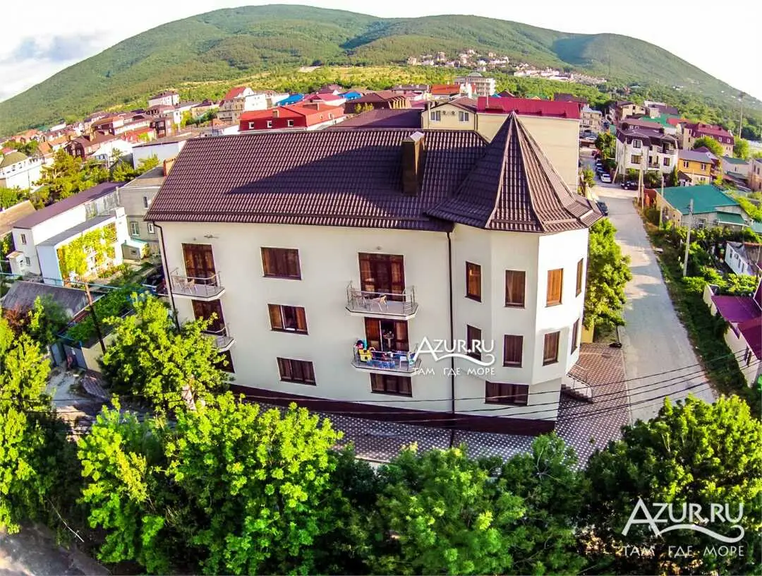 Отель "Диана" — фото 1