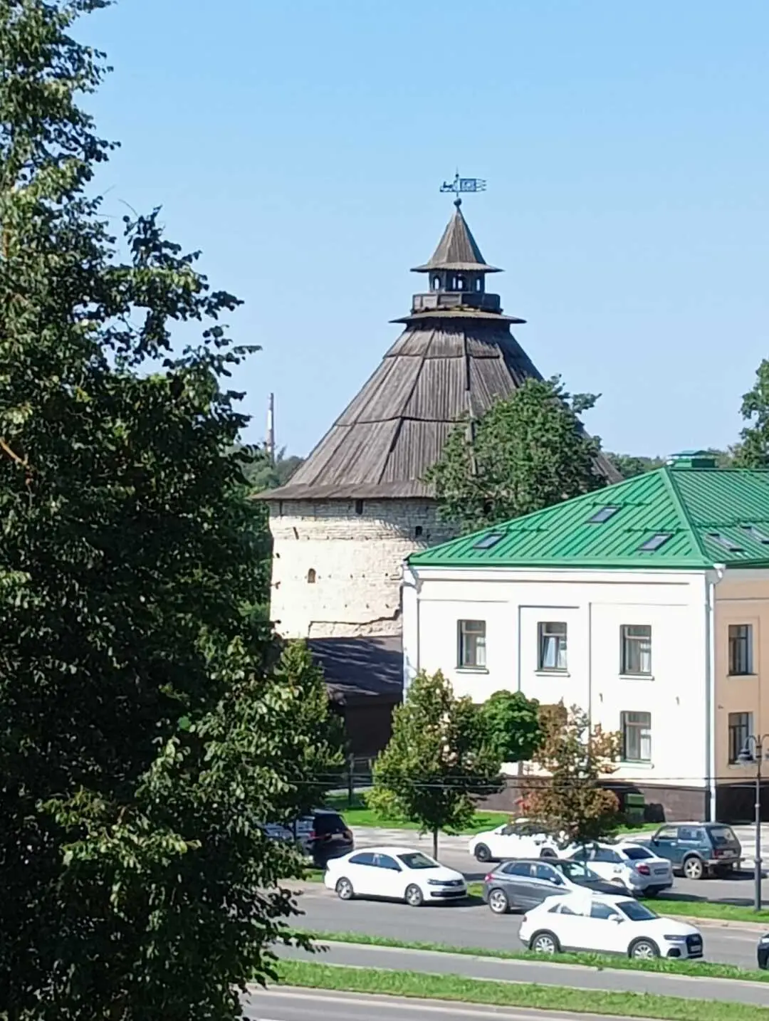 Квартира с Видом на Покровскую Башню — фото 1