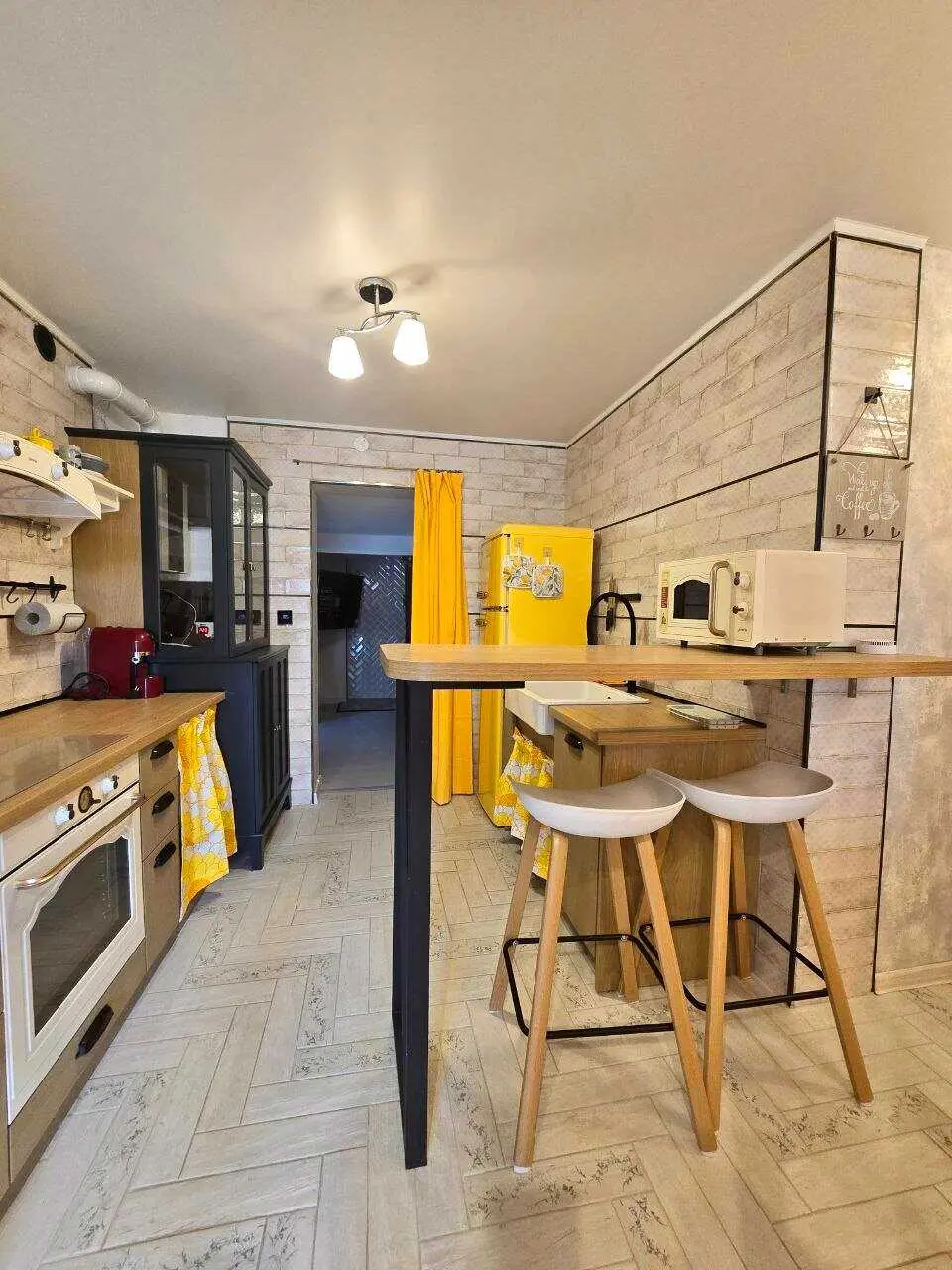 Янтарный: 2-к. квартира, 49,2 м², 3 кровати