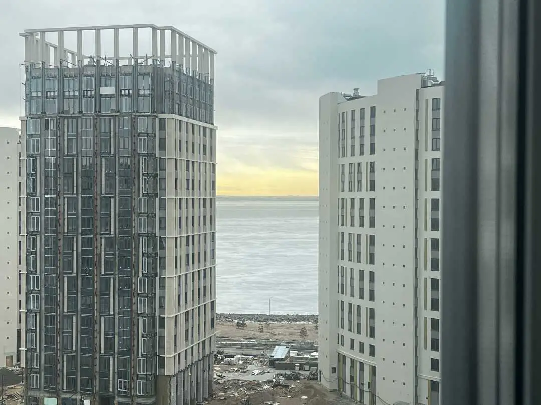 Санкт-Петербург: Морской Фасад на проспекте Крузенштерна 4