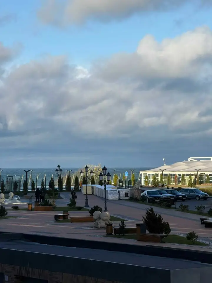 carousel image 5