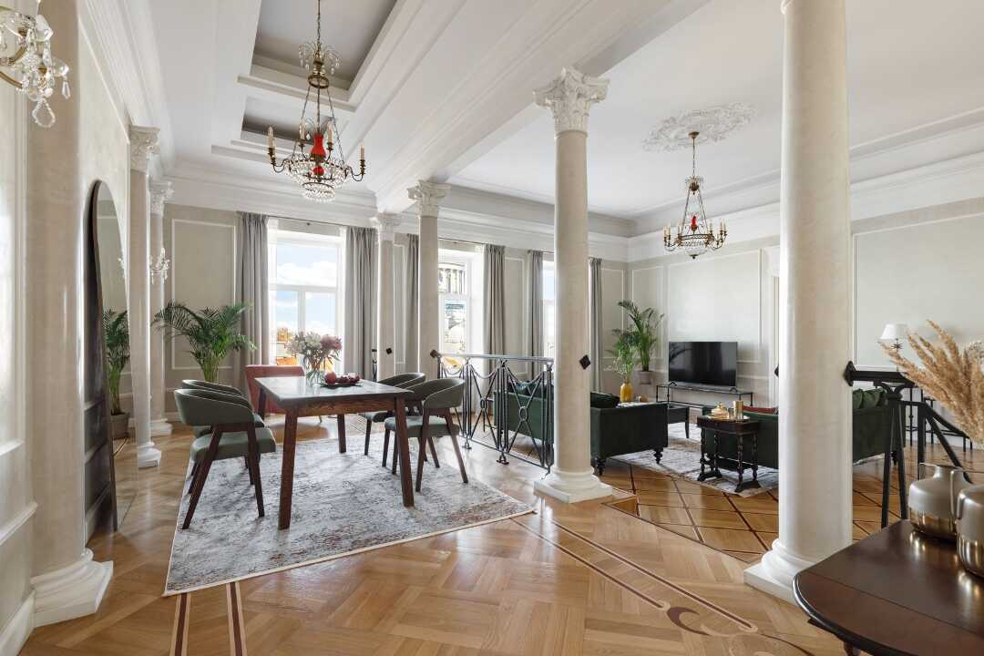 Тула: Minin Apartments c видом на Исаакиевский Собор 210м²