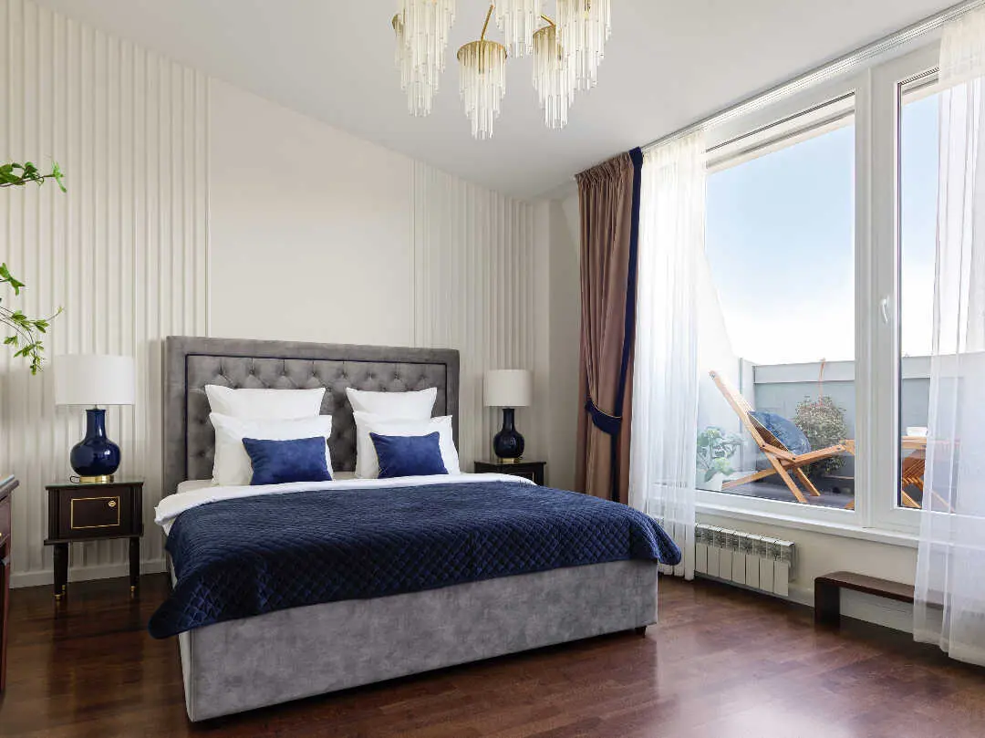 Санкт-Петербург: Minin Apartments Мансарда с двумя балконами на Невском 80м²