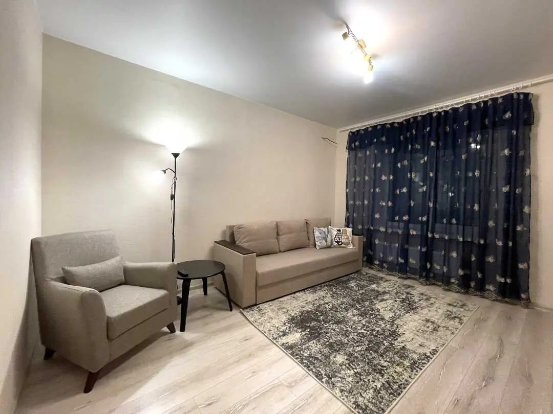 Казань: Двухкомнатная квартира, 80 м², 2 кровати