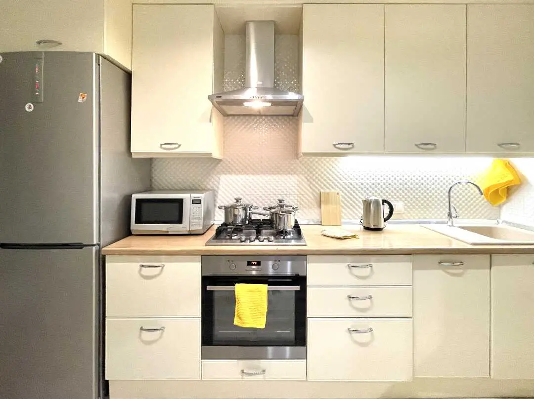 Казань: Двухкомнатная квартира, 80 м², 2 кровати