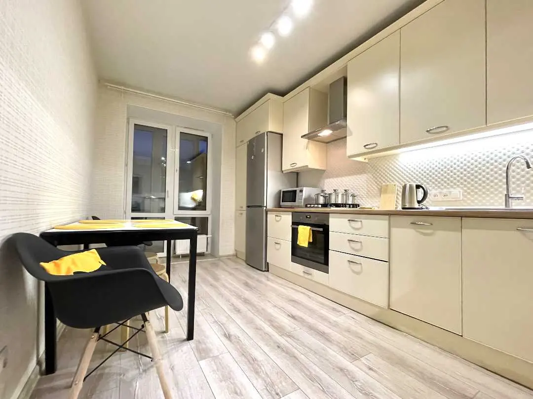 Казань: Двухкомнатная квартира, 80 м², 2 кровати