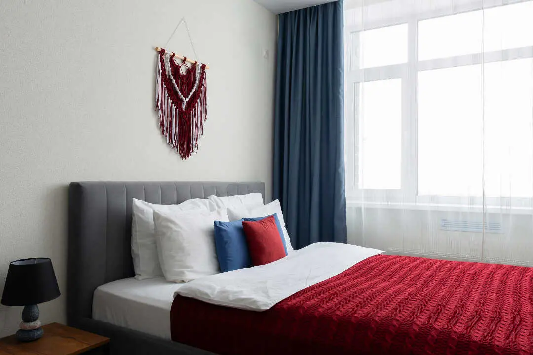 Тюмень: Апартаменты Studio ApartaMIA на Алматинская 6